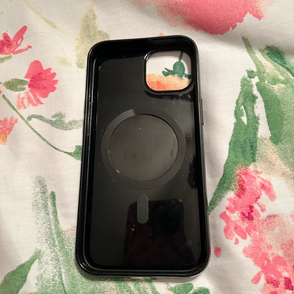 Velvet black leopard print iPhone 14